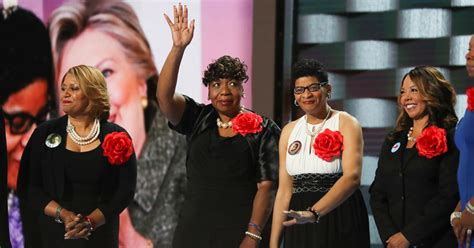 Black Mothers Touching Plea For Clinton The New York Times
