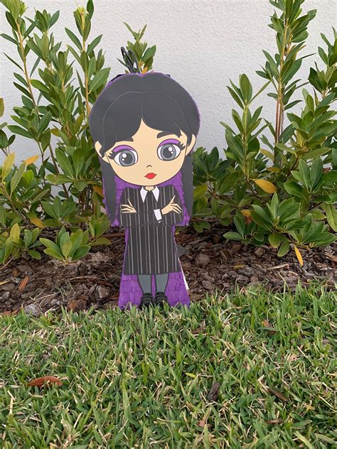 WEDNESDAY ADDAMS PIÑATA Merlina Piñata Wednesday Addams - Etsy Israel