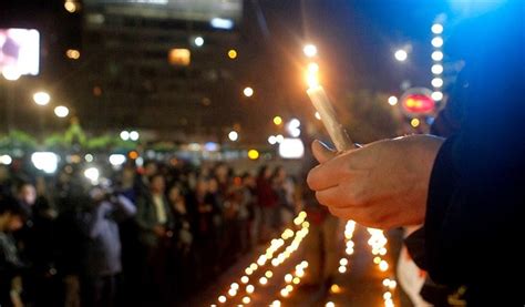 Que tanto pelear por un lugar en la comisión permanente y a la hora de la verdad el coordinador del prd, miguel ángel mancera, no llegó a la sesión, en medio del cruce de culpas por la tragedia de la. Feministas convocan a velatón frente a La Moneda tras ...