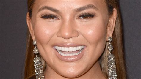 here s what chrissy teigen looks like without makeup