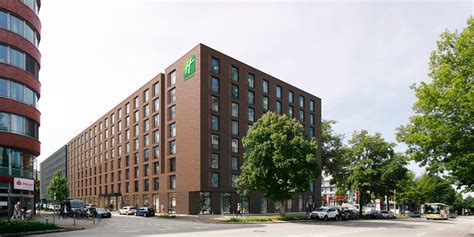 Each accommodation is individually furnished. Holiday Inn und Super 8, Hamburg | alba Bau | Projekt ...