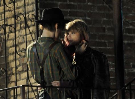 I Knew You Were Trouble Music Video Lifts Taylor Swift From The Dark