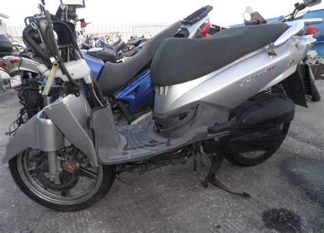 Hd 200 evo has a clean easy to read instrumentpanel system which includes a speedometer,odometer, turn signals, digital clock, fuel andtemperature indicator. Sym HD 200 EVO 2007 ΓΙΑ ΑΝΤΑΛΛΑΚΤΙΚΑ!!!!!!! - CarSeller.gr
