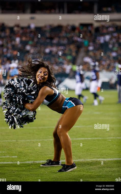 Philadelphia Eagles Cheerleaders Hi Res Stock Photography And Images