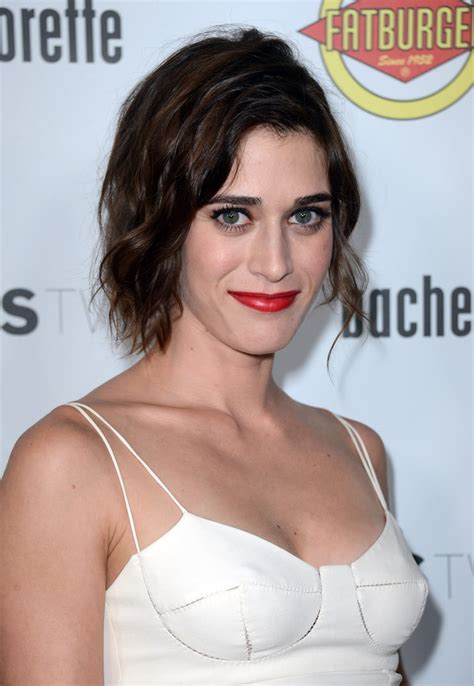 Lizzy Caplan Image