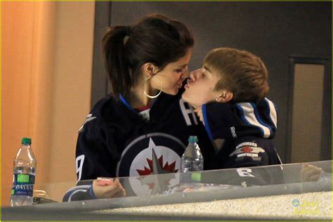 Full Sized Photo Of Selena Gomez Justin Bieber Hockey Game Selena