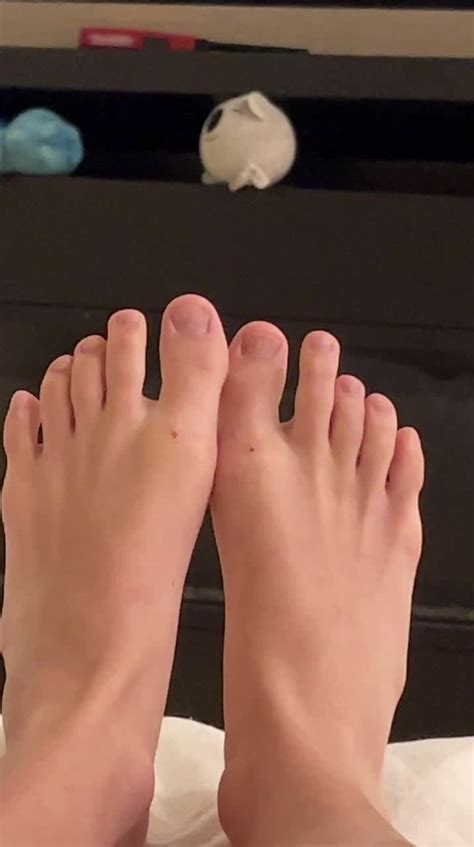 Dixie Damelios Feet