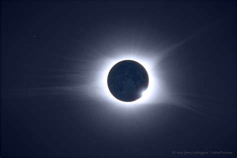 Astropix — Corona Earthshine Regulus During The Total Solar