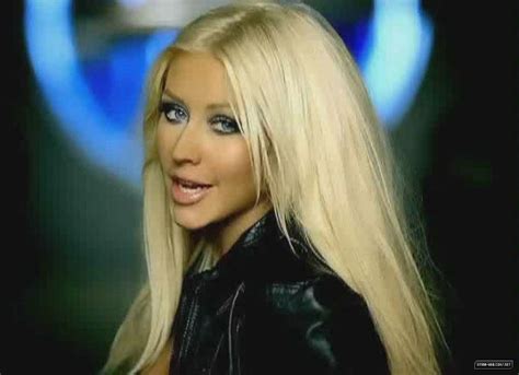 Star Fashion Christina Aguilera Style