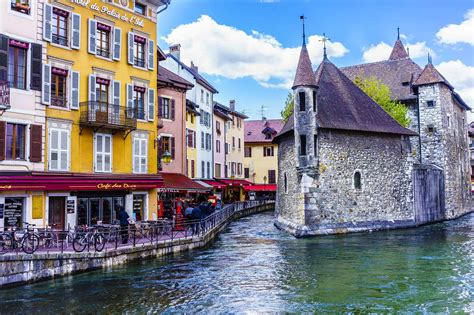 A Day In Annecy Our Winter Top 5 Ideas Annecy Lake Annecy Most