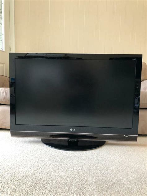 42 Lg 42lg7000 Full Hd 1080p Digital Freeview Lcd Tv In Newton Mearns