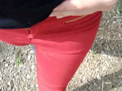 Pee On My New Red Jeans Outdoor Vidéos Porno Gratuites Youporn