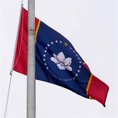 Mississippi Replaces Confederate State Flag With Magnolia Design