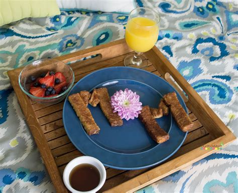 Cute And Easy Mothers Day Breakfast In Bed Idea