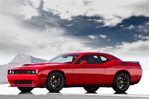 2015 Dodge Challenger Srt Hellcat Has Claws Out For 2015 Ford Mustang