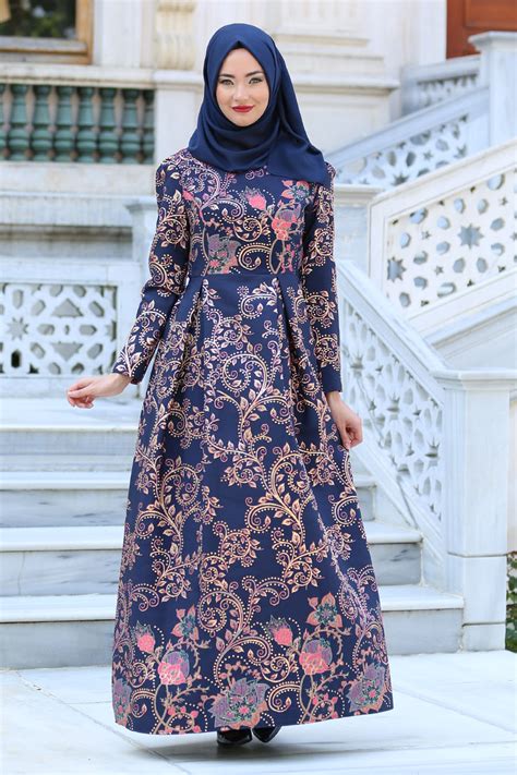 Kain sifon yang paling umum yakni yang dibuat dari serat sintesis. 33+ Model Baju Batik Kombinasi Brokat Modern Terbaru 2018 | Model Baju Muslim Terbaru 2018