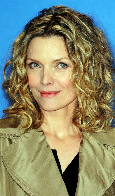 Wavy Hairstyles For Women Over 40 Best Hairstyle 2020