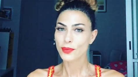 Leyla bilginel, 21 aralık 1977 yılında ankara'da dünyaya gelmiştir. Leyla Bilginel kimdir?