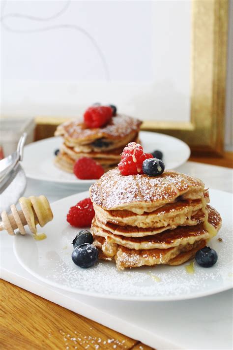 They are so very fluffy! Fluffy Greek Yoghurt Pancakes with Berries and Icing Sugar ...