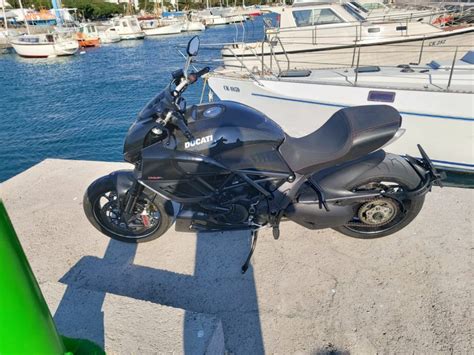 The second generation diavel debuted as a 2015 model on 3 march 2014 during the volkswagen group night in geneva.the engine is a retuned version of the 1,198.4 cc (73.13 cu in). Ducati Diavel 1200 cm3, 2011 god.