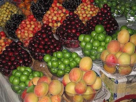 Spring Fruits In Iran Iran Food Food Iranian Food