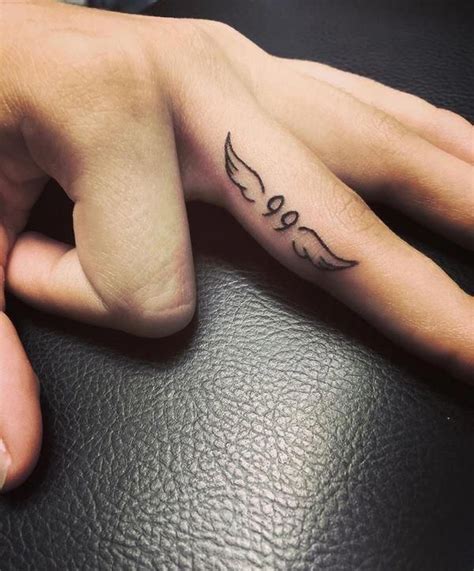 69 Tatuajes En Los Dedos Para Chicas Que Te Encantarán