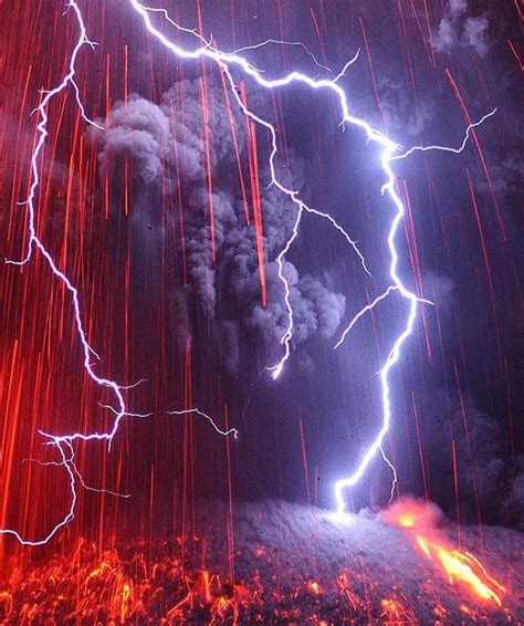 Photographer Captures Incredible Lightning Storm Above Volcanic