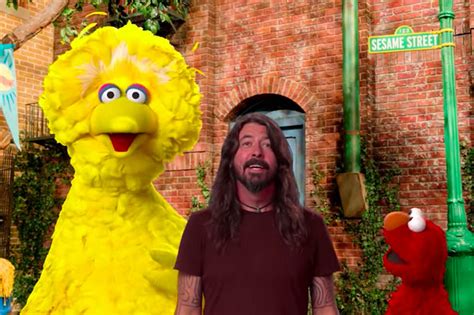Watch Dave Grohl Sing With The Muppets On Sesame Street