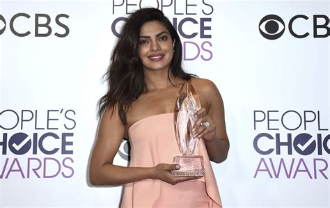 Priyanka Chopra Wins 2nd Peoples Choice Awards Images