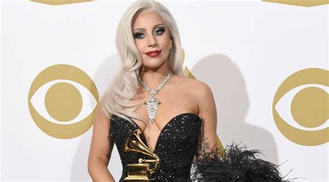 Grammys 2015 Lady Gaga Suffers Wardrobe Malfunction Entertainment