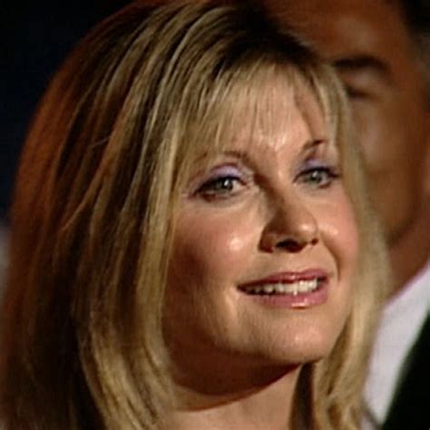 Olivia Newton John Talks Agonizing Second Battle With Cancer I Couldnt Walk A Month Ago