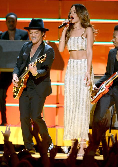 Bruno Mars And Taylor Swift Who Charted Taylor Swift Is Back On Top
