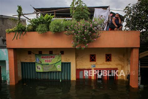 Perumahan Periuk Damai Tangerang Masih Terendam Banjir Republika Online
