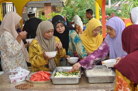 Tuhan allah yang bertahta di kerajaan surga. Aku Dan Sesuatu...: Majlis Kenduri Tahlil Arwah, Selawat ...
