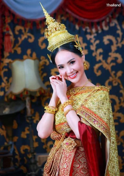 Chut Thai Translates As “thai Outfit” And It Is The Traditional Clothing Worn In The Land Of
