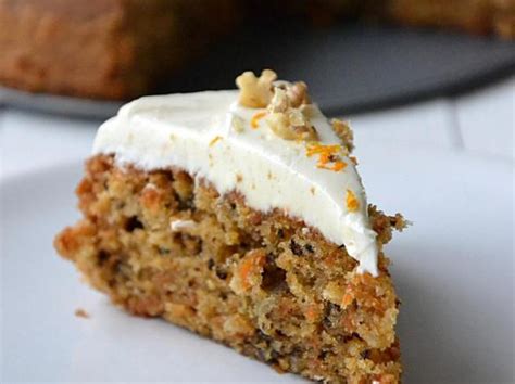 This carrot cake recipe is sure to become a favorite. CARROT CAKE par cupcakes. Une recette de fan à retrouver ...