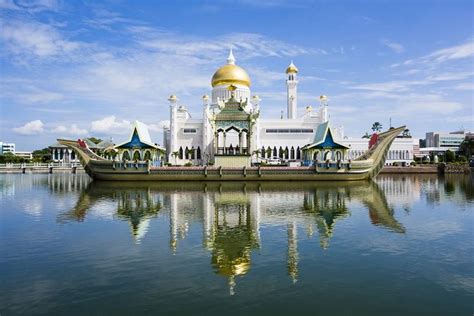 نڬارا بروني دارالسلام), adalah negara berdaulat di asia tenggara yang terletak di pantai utara pulau kalimantan. Kurikulum Di Brunei Darussalam / Pendidikan Islam Di ...