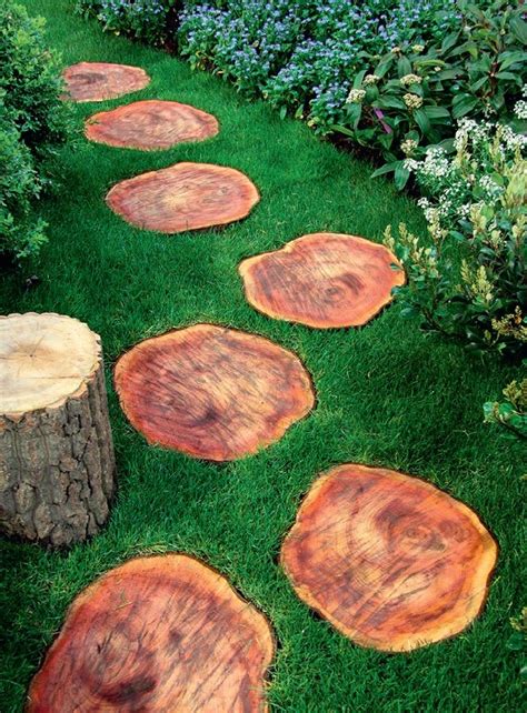 18 Amazing Stepping Stone Ideas For Your Garden Style