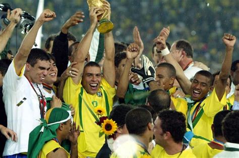 Чемпионат мира по футболу 2002 года игра чемпион фото и видео