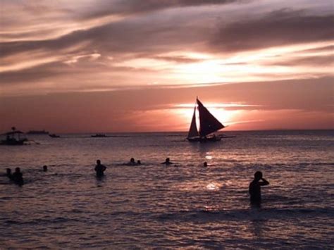 Barefoot Sailing Sunset Champagne Cruise Bahamas Tour