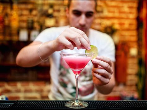 This Is Why Bartenders Are Better Than Psychiatrists