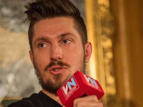 Marcel hirscher with stefan illek, michael pircher, josef percht and ferdinand hirscher. Ski-Star Marcel Hirscher beim VN-Sporttalk - Wintersport ...
