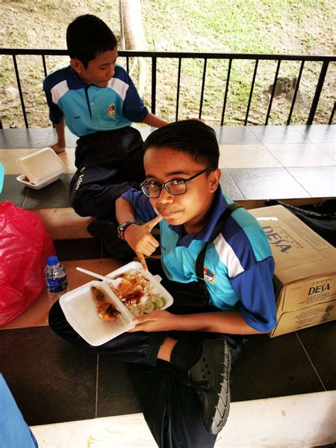 Riadah adalah aktiviti yang mempunyai pelbagai kepentingan kepada diri, masyarakat dan negara tanpa kita sedari.berikut adalah contoh isi dan karangan berkaitan dengan kepentingan riadah dalam kehidupan. .KELAS PENDIDIKAN KHAS PEMBELAJARAN SMK MAMBAU: AKTIVITI ...