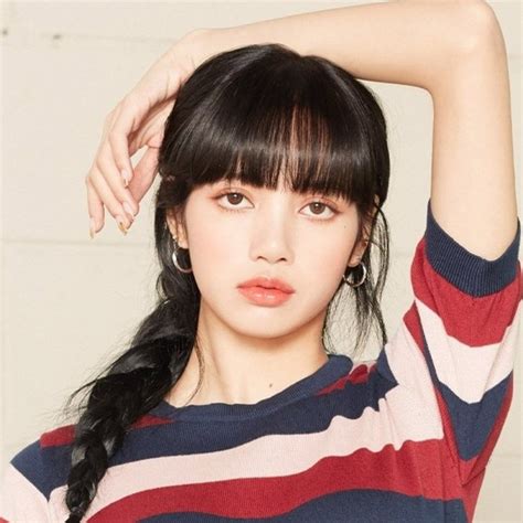 Lisa Sets Record As Fastest K Pop Female Soloist To Reach 6m Followers