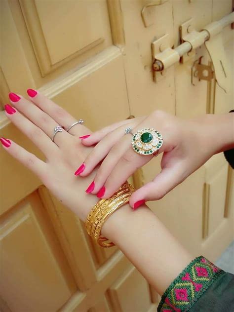 Pin By вιgrє Nαωαвzαα∂ι👑 On Girls Hands Dpz Girls Hand Stylish Girl Hand Pictures