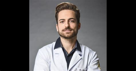 Paulo gustavo e thales bretas celebram primeiro aniversário do filho romeu; O dermatologista Thales Bretas explica quais produtos devem ser incrementados no cuidado com a ...
