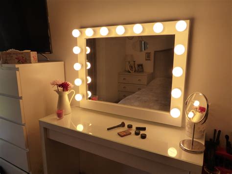 Chende hollywood lighted makeup vanity mirror light, makeup dressing table vanity set mirrors with dimmer, tabletop or wall mounted vanity, 14 led light bulbs included (white). 10 Exquisite Wall vanity mirror with lights | Warisan Lighting