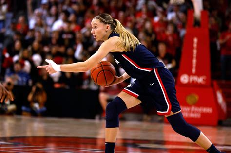 For Uconn To Thrive Paige Bueckers Needs To Be More Like Caitlin Clark Apna Tv Plus