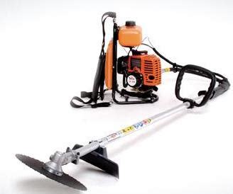 Mesin babat/mesin potong rumput/ mesin pembersih lahan. saya: mesin rumput