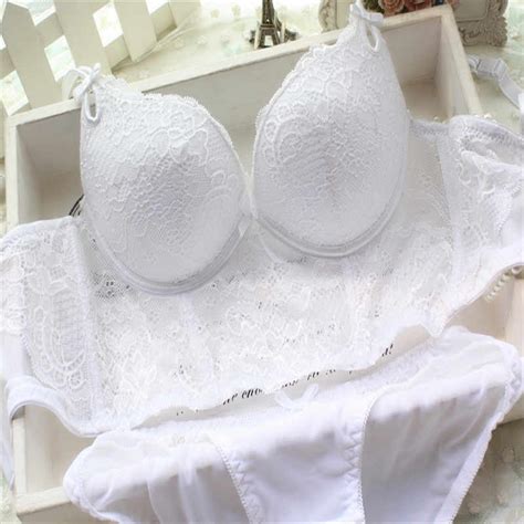 Fashion Lace Sexy Japanese Girl Underwear Bra Fashion Gathers Five Rows Of Buckle Super Gathers